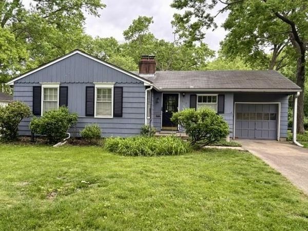 4909 Tomahawk Road, Prairie Village, KS 66208