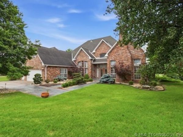 3603 S Orange Circle, Broken Arrow, OK 74011