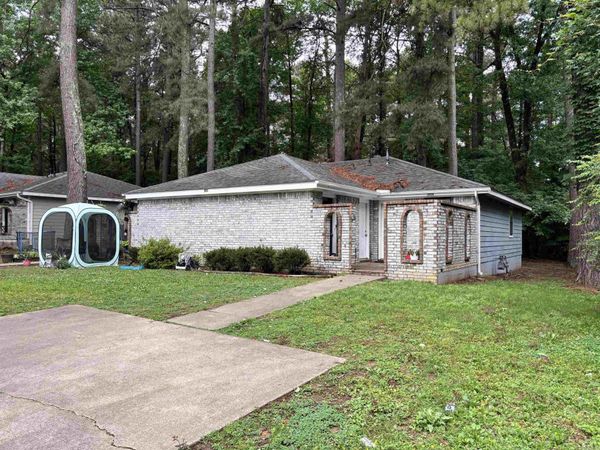 300 Bellewood Lane, Jacksonville, AR 72076