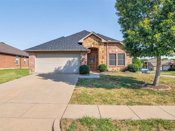707 Windflower Drive , Fate, TX 75087