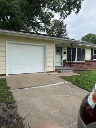 3115 Doniphan Avenue, Saint Joseph, MO 64507 Main Photo