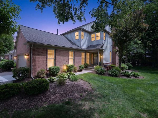 39639 Dun Rovin Drive, Northville, MI 48168