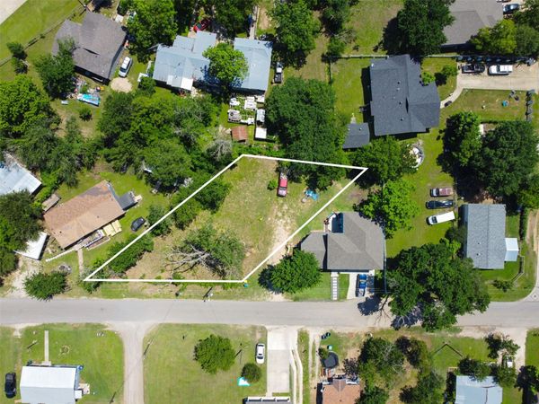 401 N Avenue J, Elgin, TX 78621