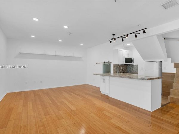 1350 Pennsylvania Ave , Unit 207, Miami Beach, FL 33139