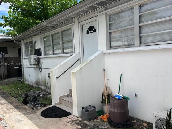 923 SW 43 ave , Unit 1, Miami, FL 33134
