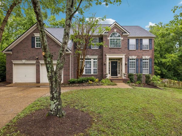 813 Glenavon Ct , Nashville, TN 37220