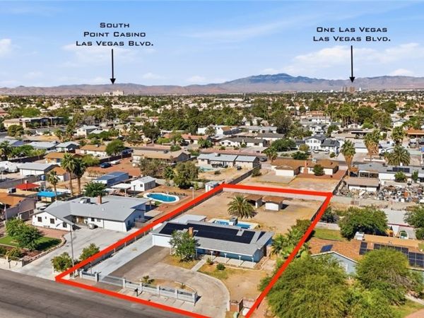 7989 Red Barn Drive, Las Vegas, NV 89123