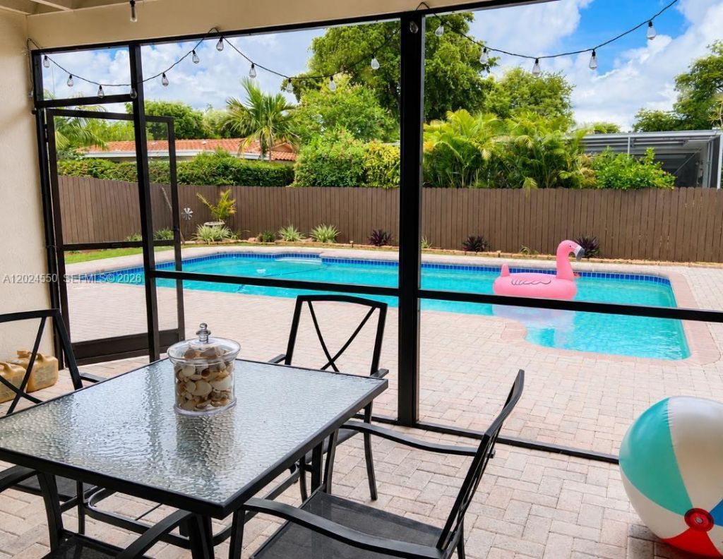 1841 NW 113th Ave, Pembroke Pines, FL 33026 Photo