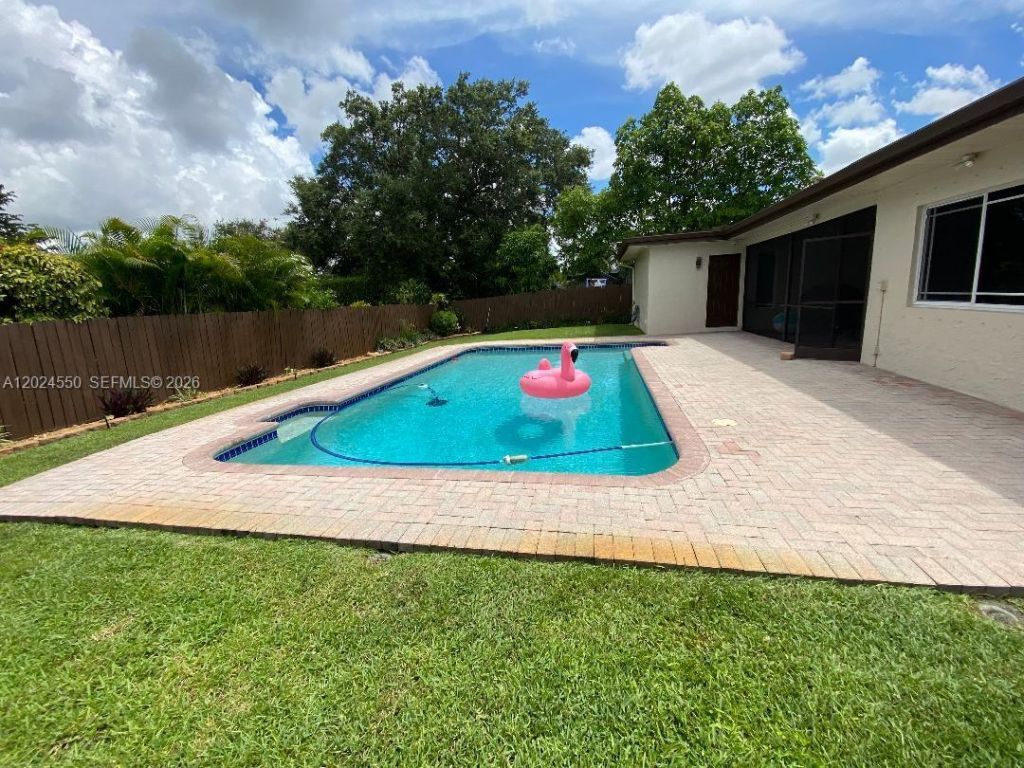 1841 NW 113th Ave, Pembroke Pines, FL 33026 Photo
