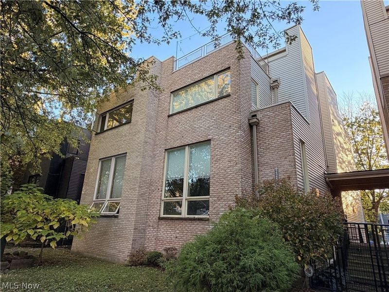2282 W 5th Street, Cleveland, OH 44113 Photo 1