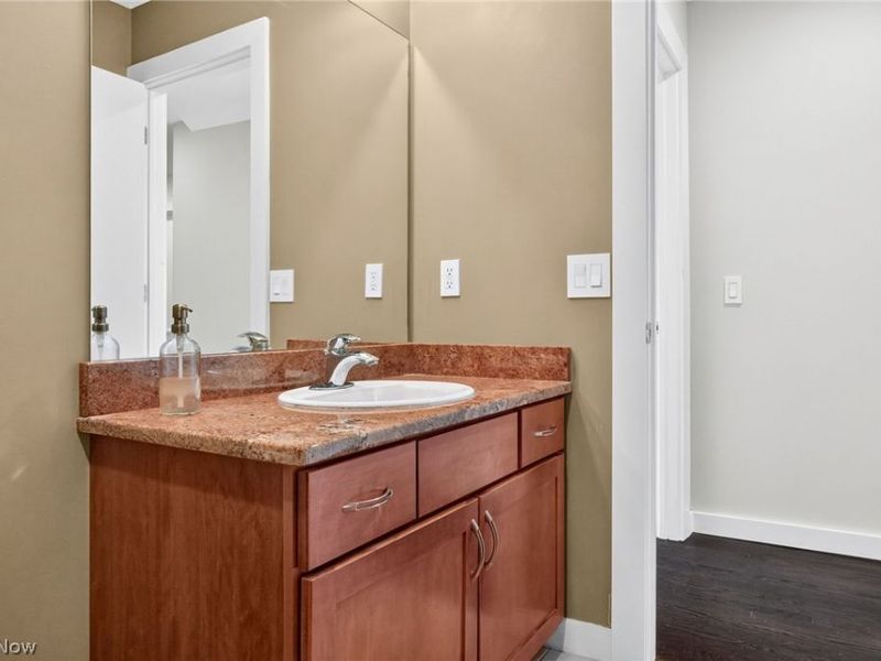 2282 W 5th Street, Cleveland, OH 44113 Photo 35