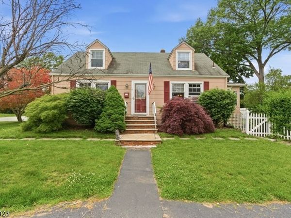 9 Albert St, Pequannock, NJ 07444