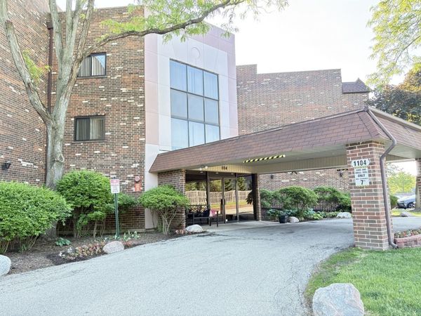 1104 castilian Court, Unit 109, Glenview, IL 60025