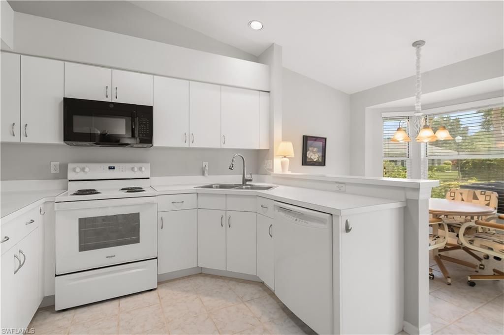 3383 Erick Lake Dr, Unit 2902, Naples, FL 34109 Photo