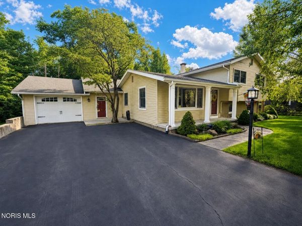 23694 E 2nd Street, Grand Rapids, OH 43522