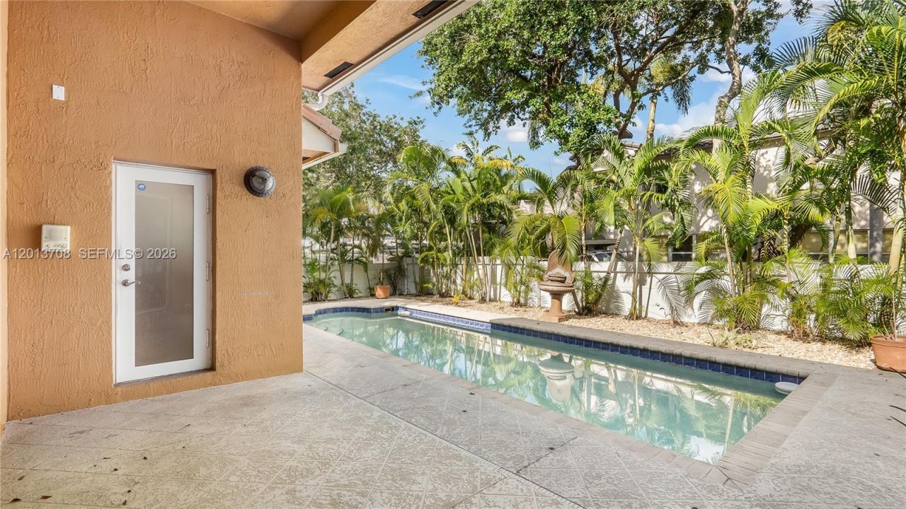 1940 S Blue Water Ter S, Lauderdale by the Sea, FL 33062 Photo