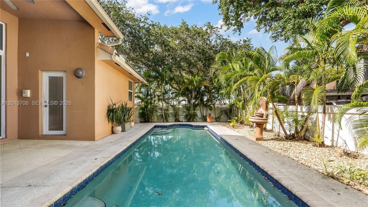 1940 S Blue Water Ter S, Lauderdale by the Sea, FL 33062 Photo