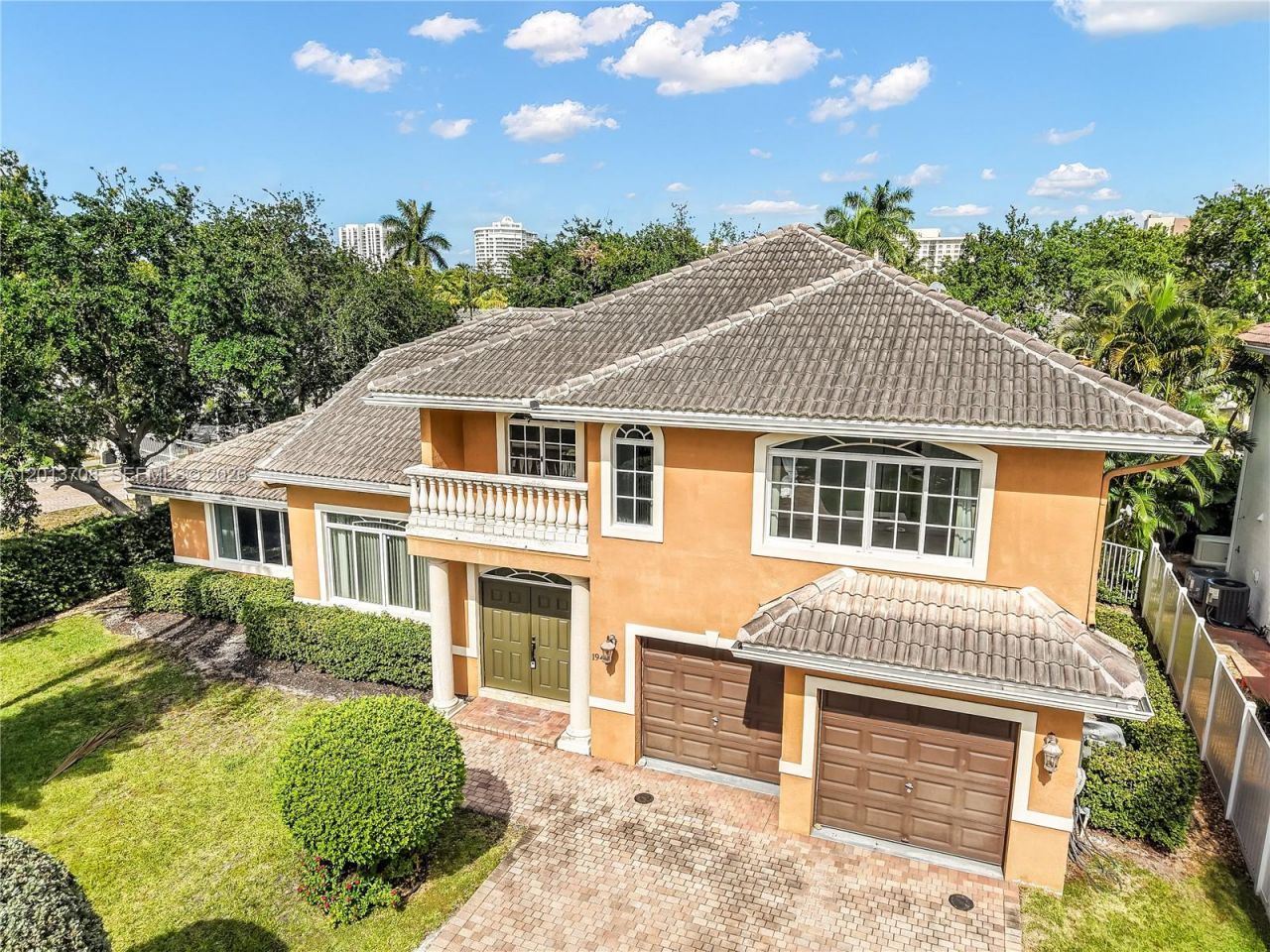 1940 S Blue Water Ter S, Lauderdale by the Sea, FL 33062 Photo