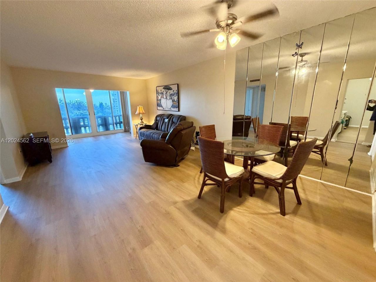 4001 Hillcrest Dr, Unit 609, Hollywood, FL 33021 Photo