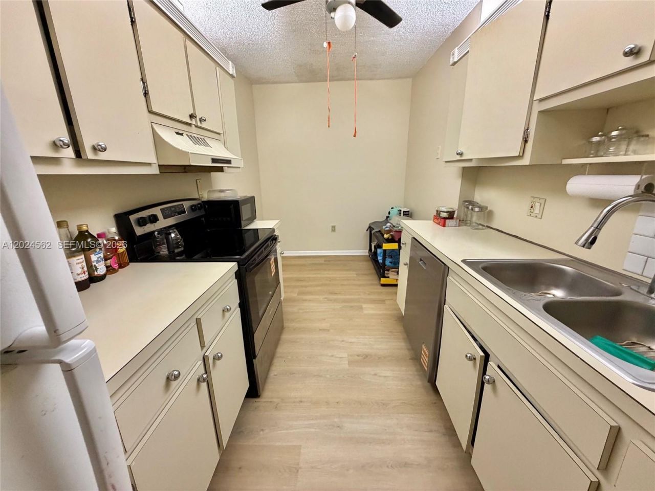 4001 Hillcrest Dr, Unit 609, Hollywood, FL 33021 Photo