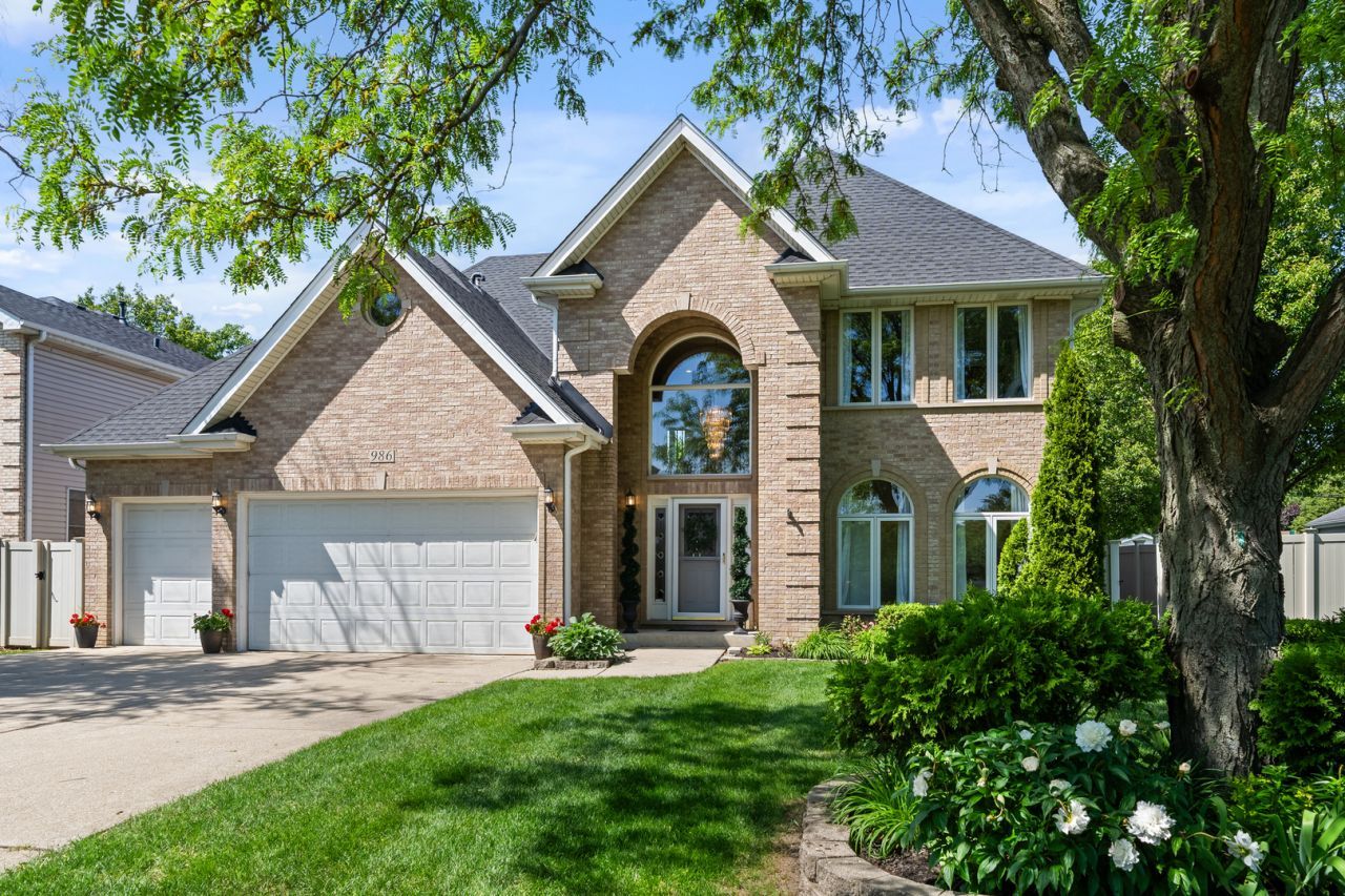 986 E Red Oak Street, Addison, IL 60101 Main Photo