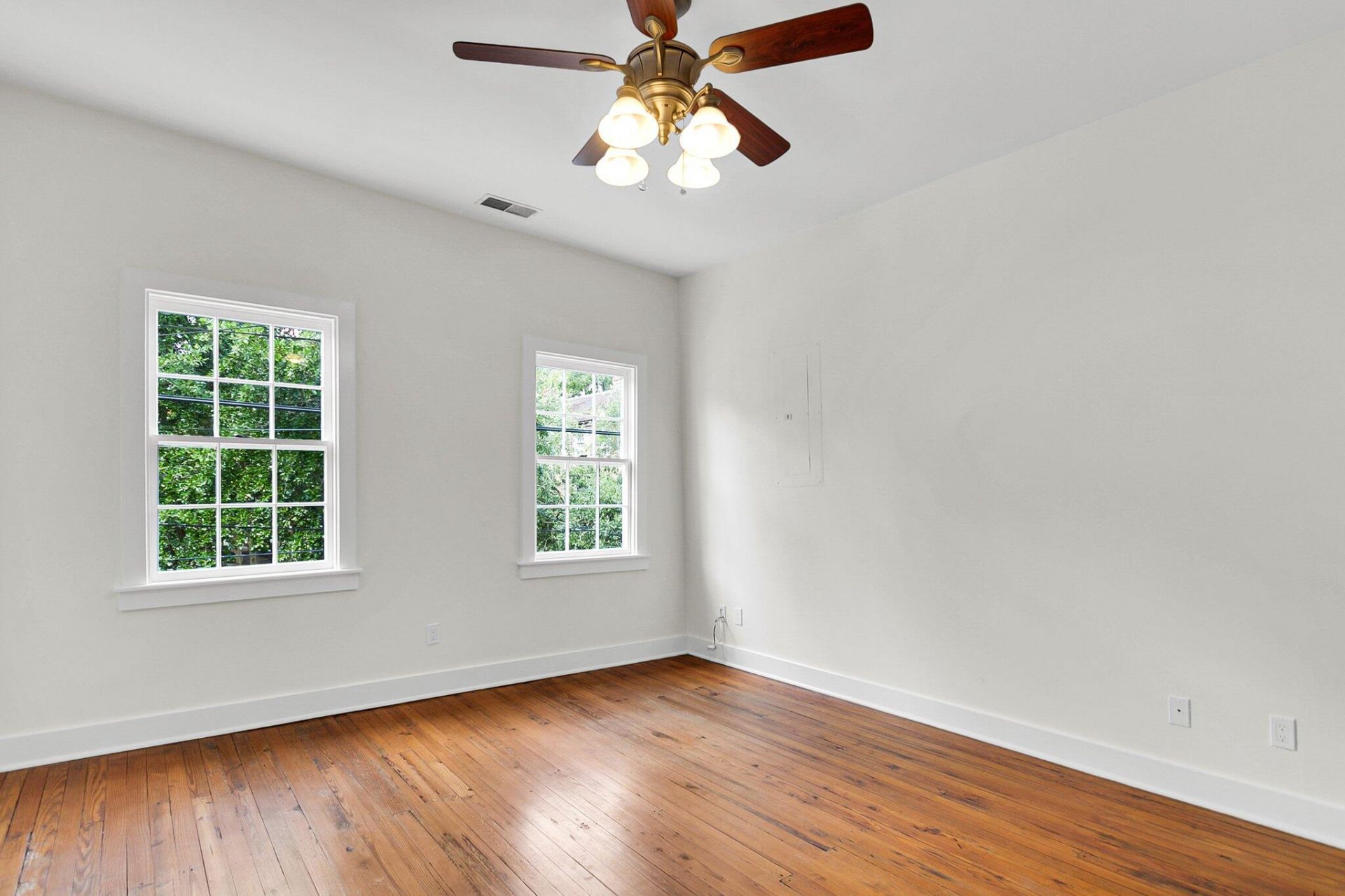 128 Logan Street Photo 10