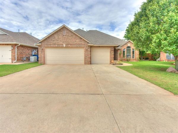 713 N Elk Way, Mustang, OK 73064