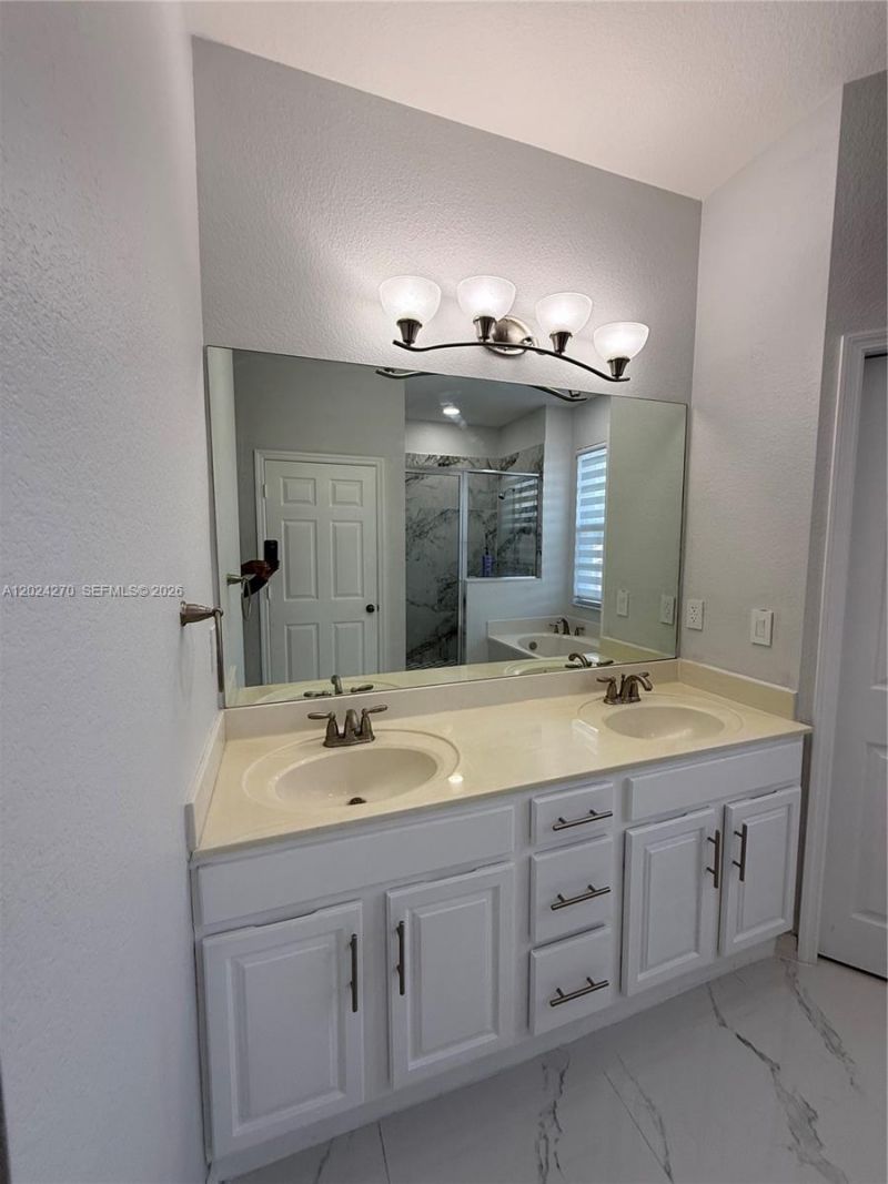 9135 Leatherwood Loop , Lehigh Acres, FL 33936 Photo