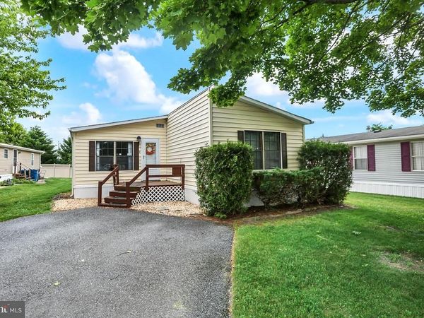 10 MEADOW RUN PLACE , HARRISBURG, PA 17112