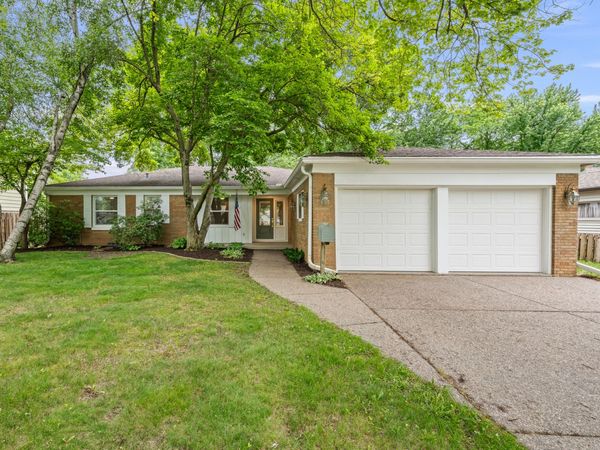 2512 31st Avenue Court , Moline, IL 61265
