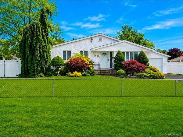 170 W 9th Street, Deer Park, NY 11729