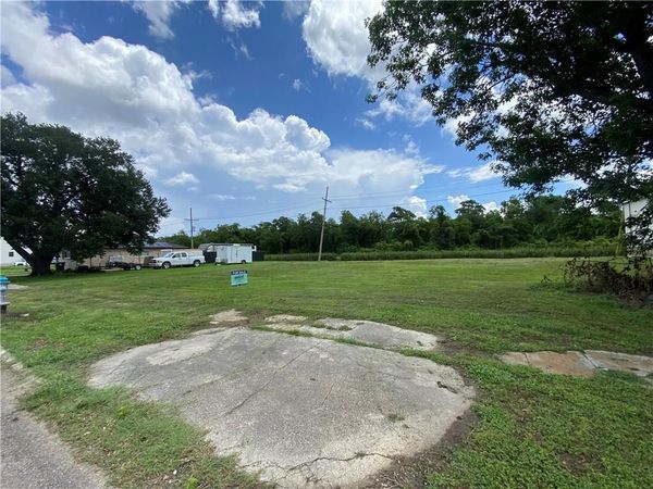 637 COUGAR Drive , Arabi, LA 70032