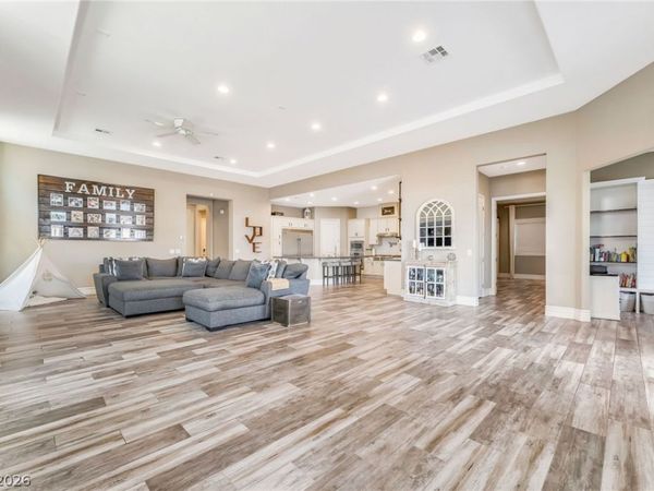 5781 Douglas Everett Street, Las Vegas, NV 89120