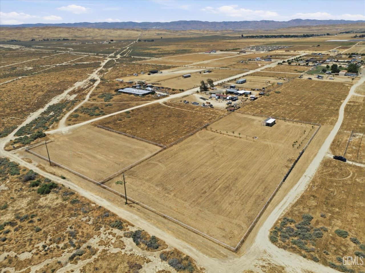 28189 Clydesdale Avenue, Taft, CA 93268 Main Photo