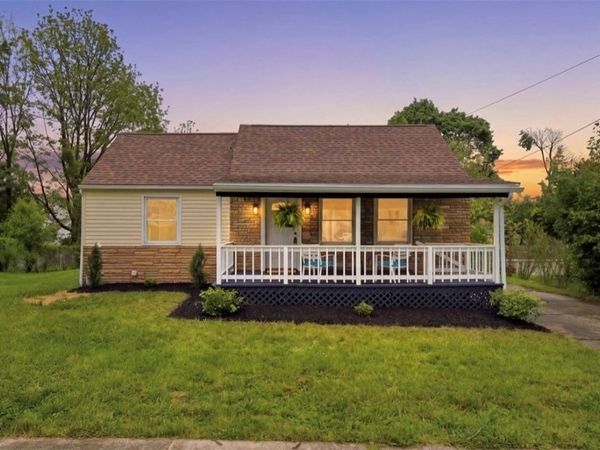 359 High Grove Boulevard , Akron, OH 44312