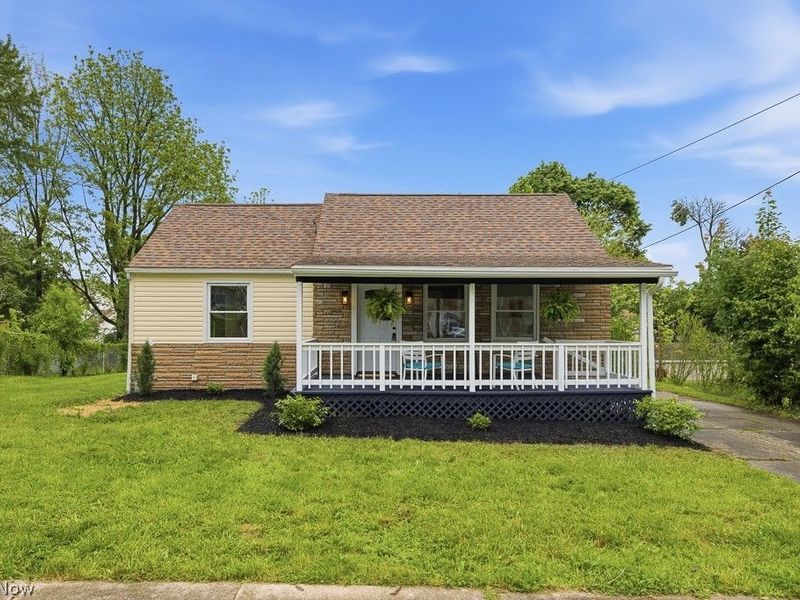 359 High Grove Boulevard , Akron, OH 44312 Photo 2