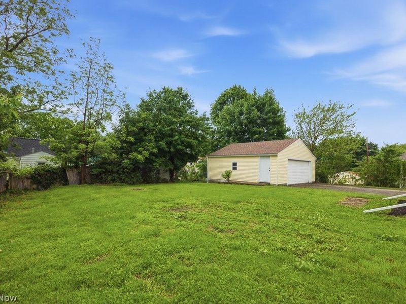 359 High Grove Boulevard , Akron, OH 44312 Photo 35
