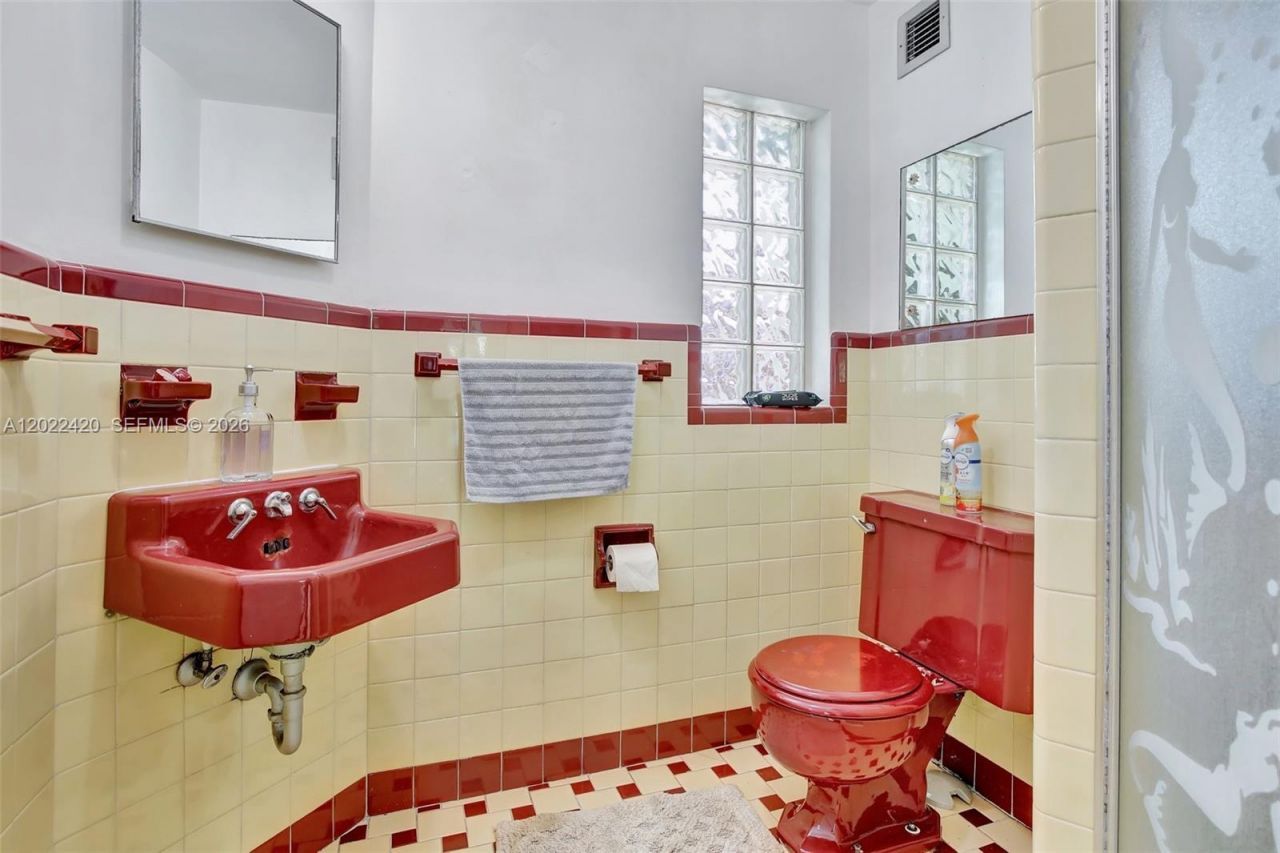 1523 Dewey St , Hollywood, FL 33020 Photo