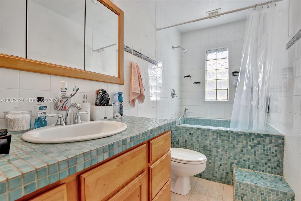 1523 Dewey St , Hollywood, FL 33020 Photo
