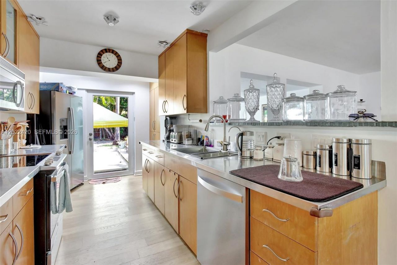 1523 Dewey St , Hollywood, FL 33020 Photo