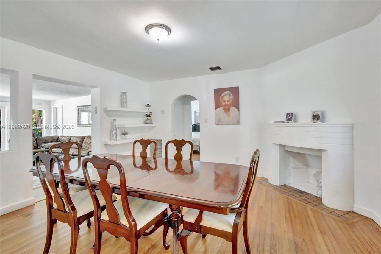 1523 Dewey St , Hollywood, FL 33020 Photo