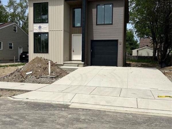 1335 E Cambourne Street, Ferndale, MI 48220