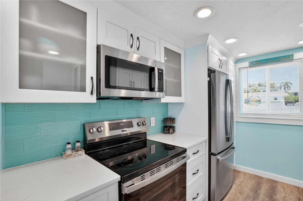 117 7th Street N, Unit 2, Bradenton Beach, FL 34217 Photo
