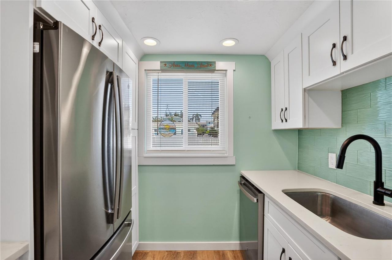 117 7th Street N, Unit 2, Bradenton Beach, FL 34217 Photo