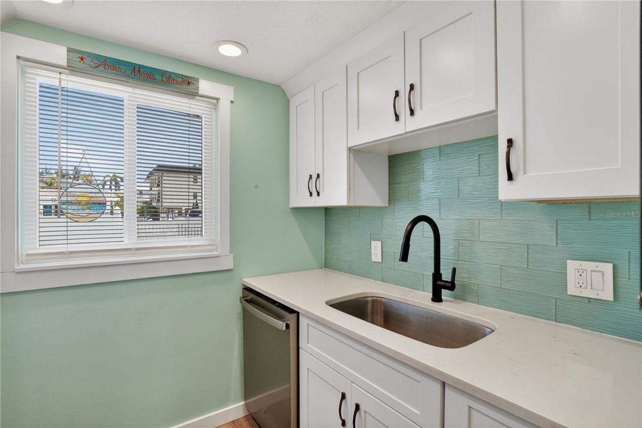 117 7th Street N, Unit 2, Bradenton Beach, FL 34217 Photo