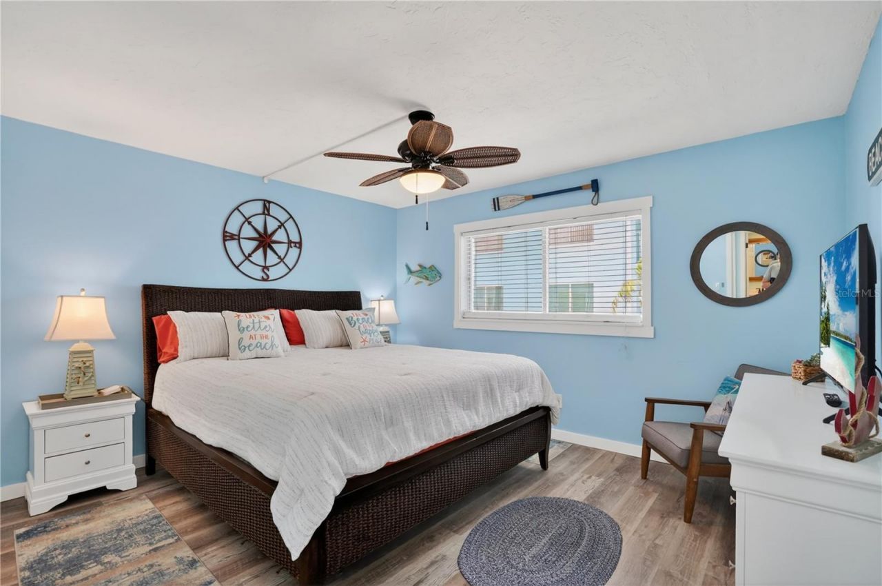 117 7th Street N, Unit 2, Bradenton Beach, FL 34217 Photo