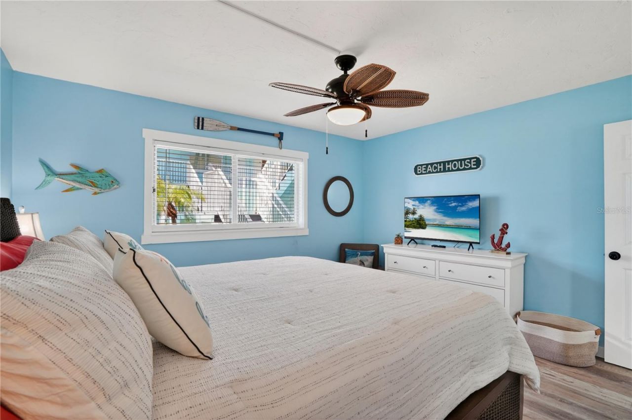 117 7th Street N, Unit 2, Bradenton Beach, FL 34217 Photo