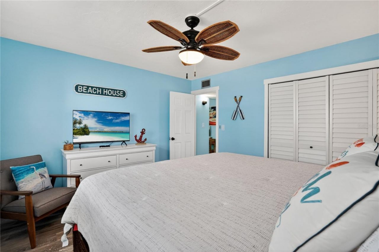 117 7th Street N, Unit 2, Bradenton Beach, FL 34217 Photo