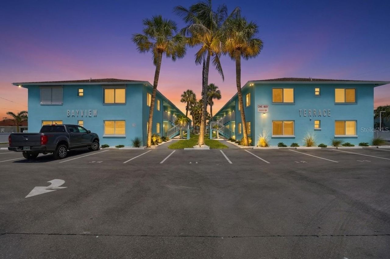 117 7th Street N, Unit 2, Bradenton Beach, FL 34217 Photo