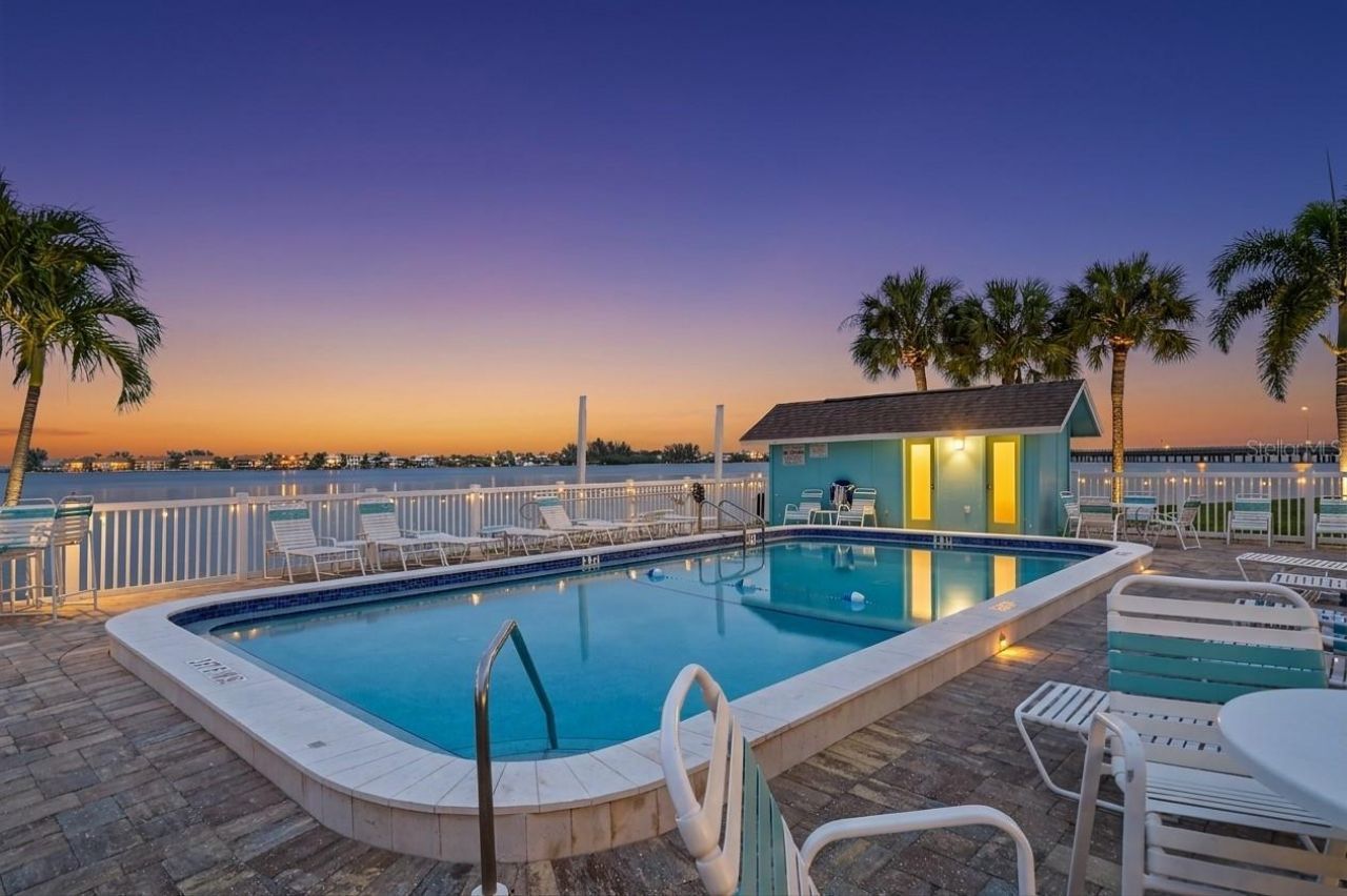 117 7th Street N, Unit 2, Bradenton Beach, FL 34217 Photo